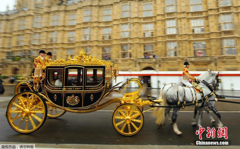 英女王全新御用馬車亮相 車身鑲400片金箔逾十年打造