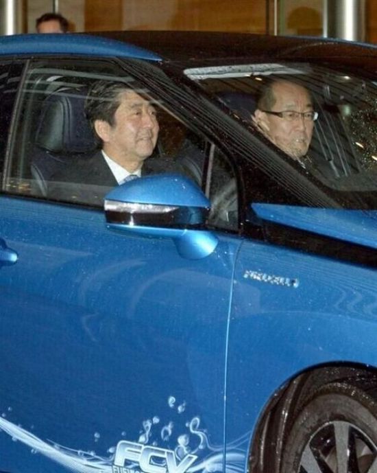 豐田新車請首相安倍代言 中國經(jīng)銷商叫苦不迭