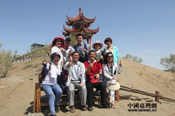 “踩沙路 吃蜜瓜”臺灣中南部基層農(nóng)會團(tuán)首次走進(jìn)新疆