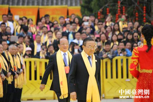 中國(guó)國(guó)民黨前副主席詹春柏、胡志強(qiáng)出席大典儀式