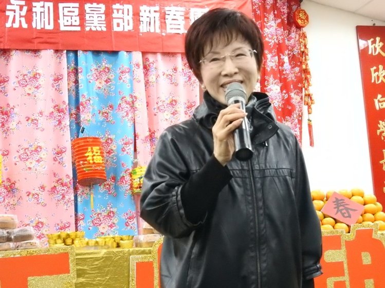 洪秀柱缺席“黨主席給問嗎”論壇遭質(zhì)疑(圖)