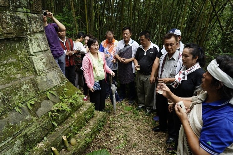 臺(tái)灣少數(shù)民族“立委”高金素梅1日帶領(lǐng)原住民長(zhǎng)老、學(xué)者，走訪百年前泰雅族“大豹社戰(zhàn)役”戰(zhàn)場(chǎng)