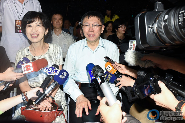 臺(tái)北市長(zhǎng)柯文哲“香港無(wú)聊”説惹議 妻：替他捏把冷汗