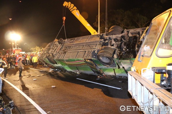 蝶戀花遊覽車事故。（圖片來源：臺灣《東森新聞雲(yún)》）