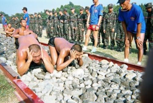 臺海軍陸戰(zhàn)隊蛙人爬過“天堂路”