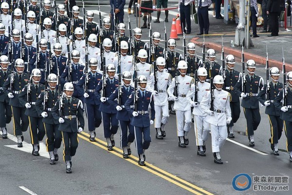 臺軍為啥常穿舊衣服？ 竟是預(yù)算長年編列不足