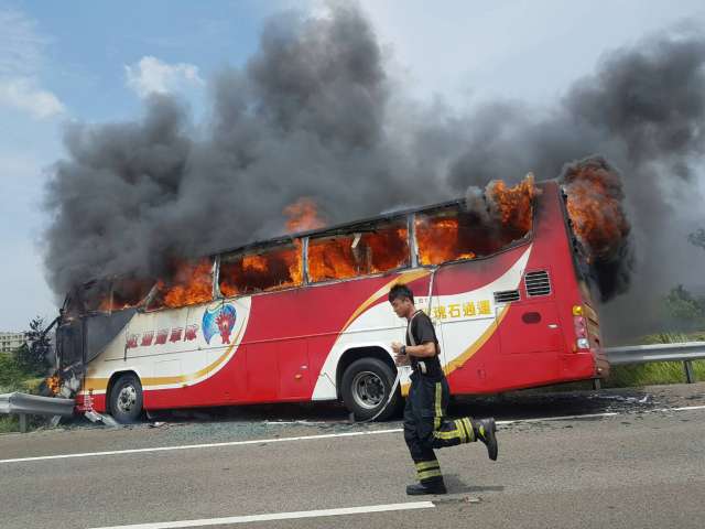 臺(tái)遊覽車(chē)事故罹難陸客家屬最快明日赴臺(tái)