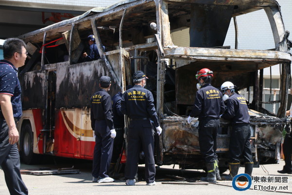 事故遊覽車設(shè)暗鎖構(gòu)造 玻璃罩關(guān)閉無打開跡象