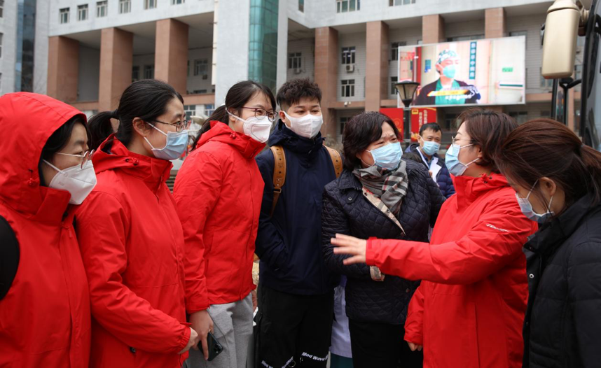 　　3月29日，哈爾濱醫(yī)科大學附屬第一醫(yī)院醫(yī)護工作者再馳援吉林。受訪者供圖