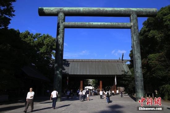 日本靖國神社秋季大祭安倍閣僚多人獻(xiàn)“貢品”