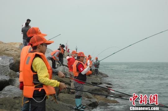 廣東第五屆“粵臺(tái)杯海釣釣魚(yú)邀請(qǐng)賽”在茂名舉行