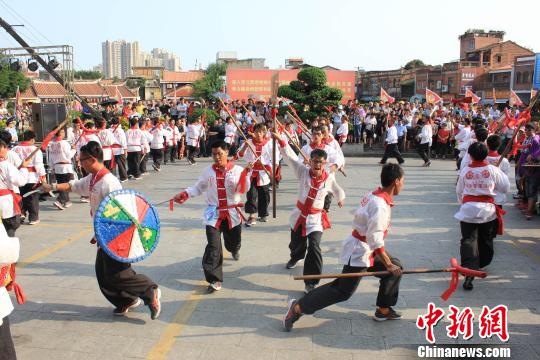 “萬眾齊拜”臺胞媽祖團亮相泉州 六成首登大陸